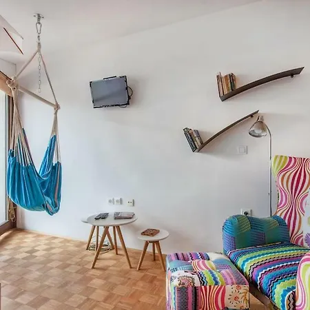 Apartment Living Colors *